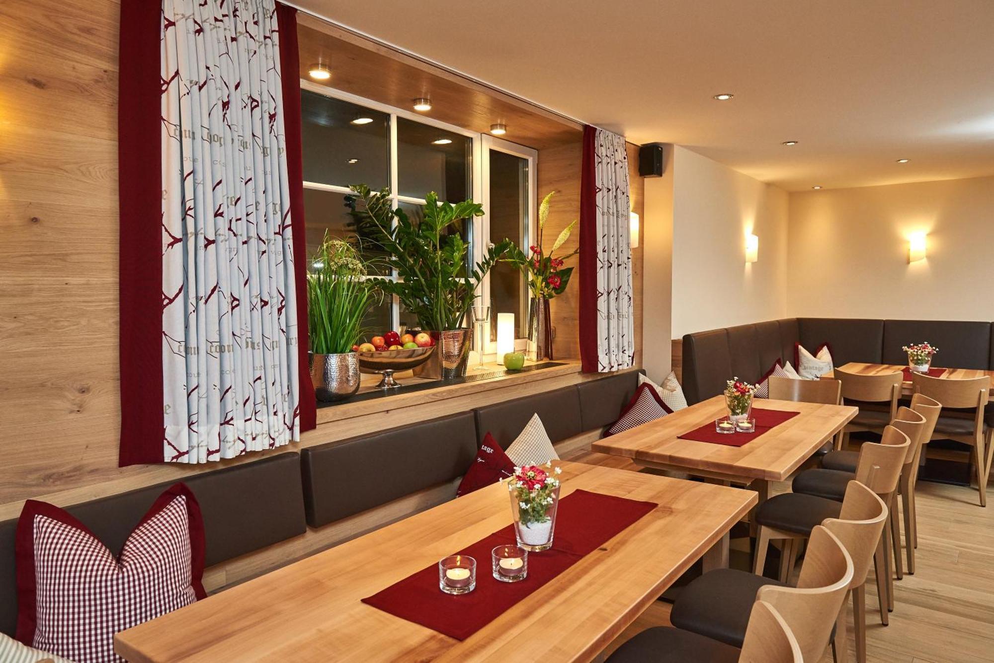 Hotel Gasthof Stocker Obertraubling Exterior foto