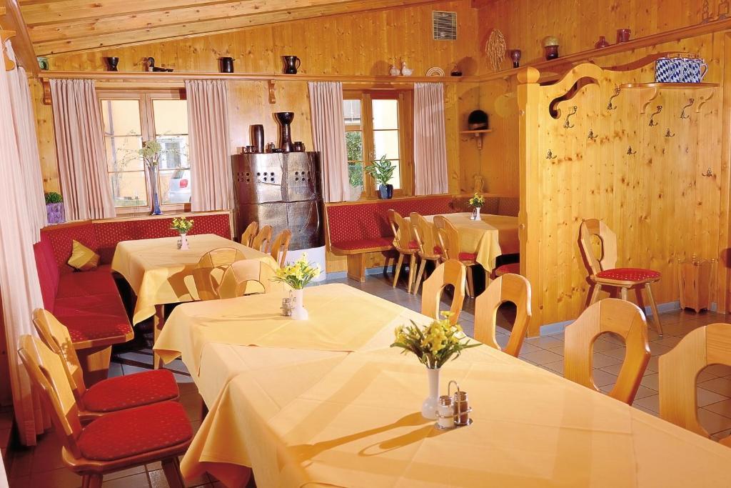 Hotel Gasthof Stocker Obertraubling Exterior foto