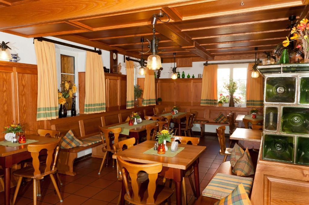 Hotel Gasthof Stocker Obertraubling Exterior foto